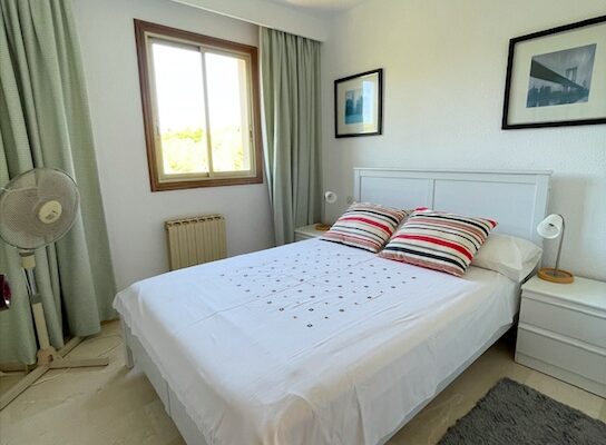 Three bedroom sea view apartment with direct beach access in cala Vinyas