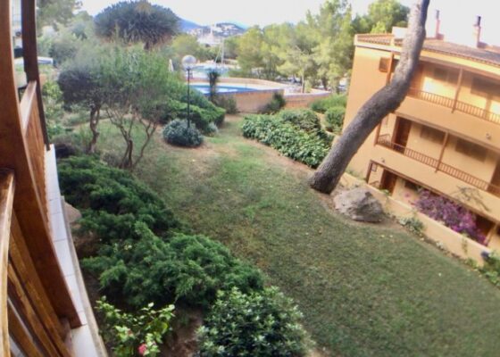 Apartment in santa ponsa with views to the harbor for sale
