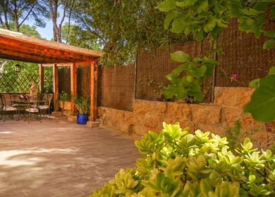 Garten- Wohnung mit Meerblick in Santa Ponsa zu verkaufen