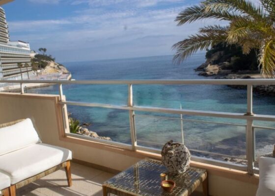 Five bedroom sea view apartment in cala Vinyas for sale