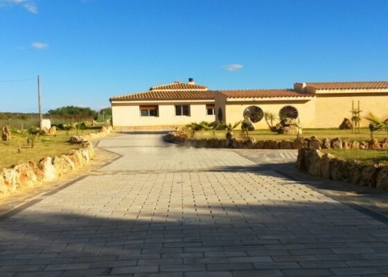 Charming Finca with tennis court in Campos to rent