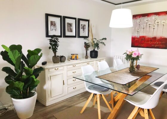 Zwei Schlafzimmer Meerblick Wohnung in erster Meereslinie zu vermieten