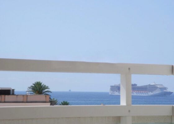 Sea view penthouse in Portixol for rent