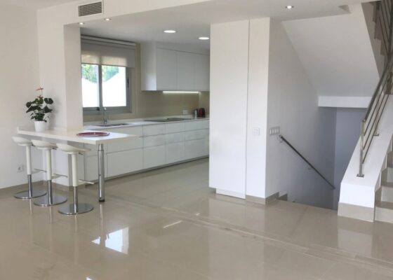 Unfurnished townhouse for long term rental