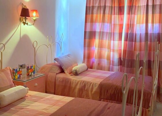 Drei-Zimmer-Wohnung mit Meerblick in Cala Vinyas zu vermieten