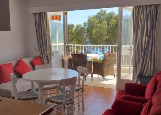Apartamento de 2 habitaciones con vistas al mar en Santa Ponsa