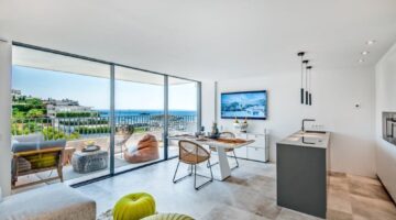 Apartamento de lujo con vistas al mar de muy alta calidad renovado según los estándares alemanes en Puerto Portals