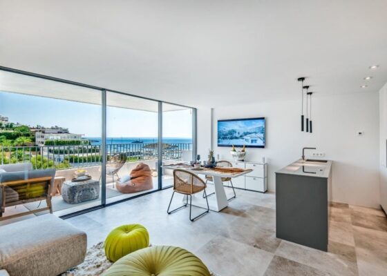 Apartamento de lujo con vistas al mar de muy alta calidad renovado según los estándares alemanes en Puerto Portals