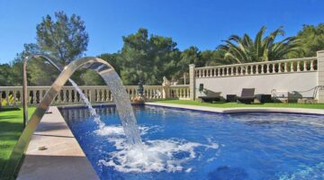 Spacious Villa in costa de la calma for sale