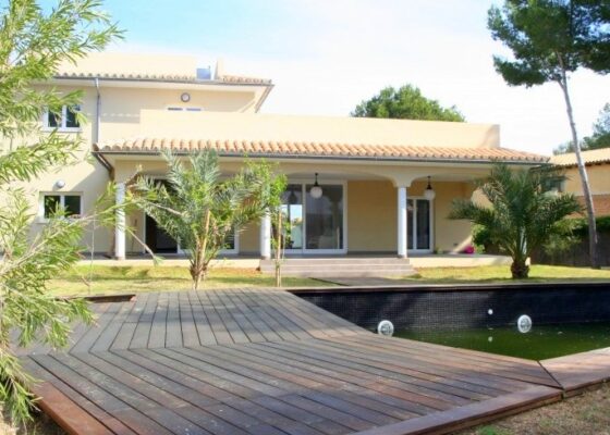 Beautiful Villa in luxurious sol de mallorca for sale