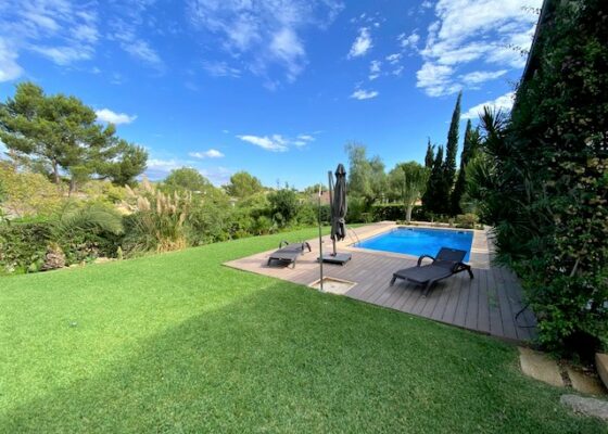Charming family villa in Cala Vinyes with holiday license