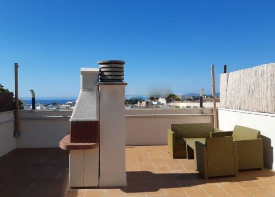 Ático de 3 dormitorios en Palma con vistas parciales al mar