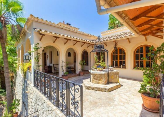 Villa Mediterránea en Paguera en venta