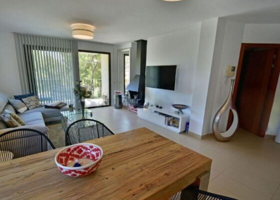 Modern sea view apartment for sale in Camp de Mar, Mallorca