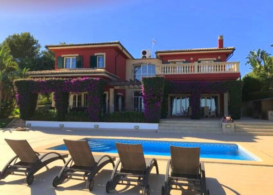 Mediterranean villa with sea views in Cala Vinyas for sale