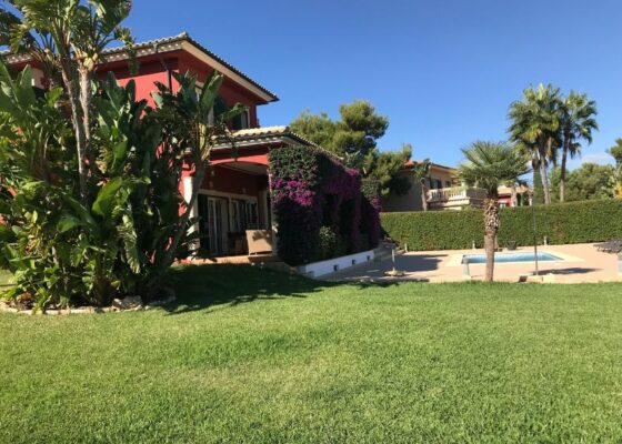 Mediterrane Villa mit Meerblick in Cala Vinyas zu verkaufen