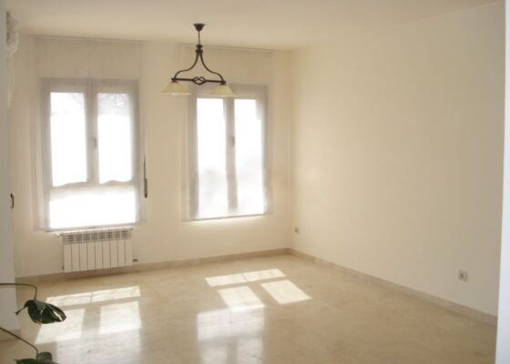 Unfurnished apartment in Portixol for long term rent