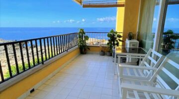 Frontline apartment with direct sea access to rent – santa ponsa