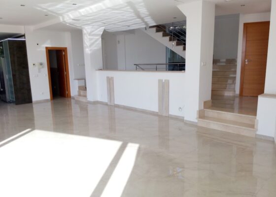 Unfurnished house in santa ponsa for long term rent