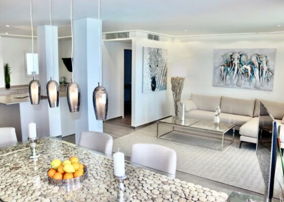 Luxury sea view apartment in cala mayor