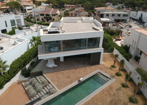 Designer Villa mit Meerblick in Port Adriano zu verkaufen