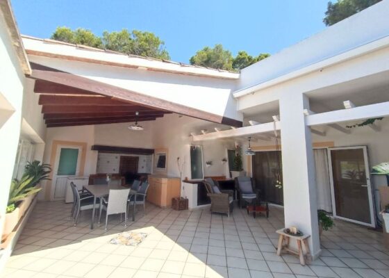 Haus mit Fernmeerblick zum Verkauf in Santa Ponsa