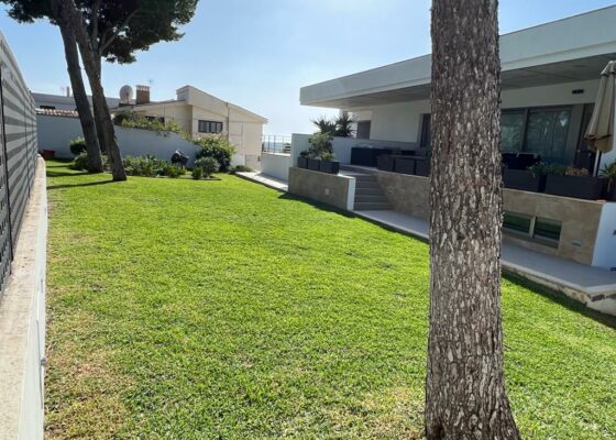 Luxusvilla in Cala Vinyas mit Meerblick zu vermieten