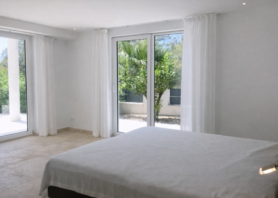 * ALQUILADO HASTA 2026 * Preciosa y moderna villa con vistas parciales al mar en alquiler