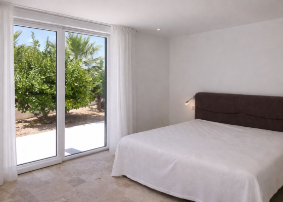 * ALQUILADO HASTA 2026 * Preciosa y moderna villa con vistas parciales al mar en alquiler