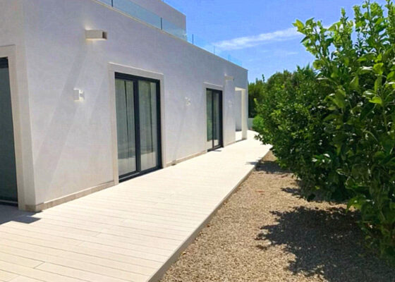 Schöne, moderne Villa mit teilweisem Meerblick zu vermieten