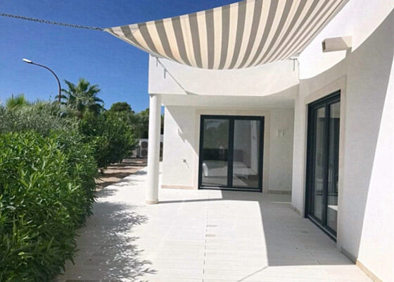 Beautiful, modern Villa with partial sea views to rent