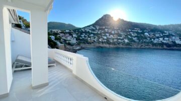 Stunning frontline apartment with sea access in Port Andratx