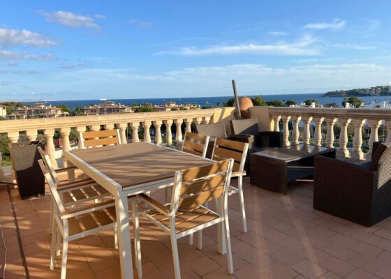 Seaview penthouse in Palmanova to rent