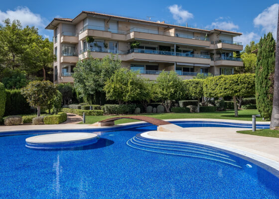 Außergewöhnliche Luxuswohnung in Sol de Mallorca mit Meerblick zu verkaufen