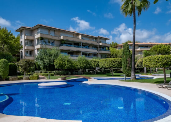 Außergewöhnliche Luxuswohnung in Sol de Mallorca mit Meerblick zu verkaufen