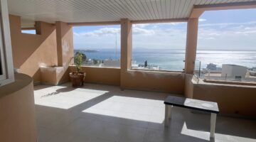 Apartamento de dos dormitorios con vistas al mar en Illetas