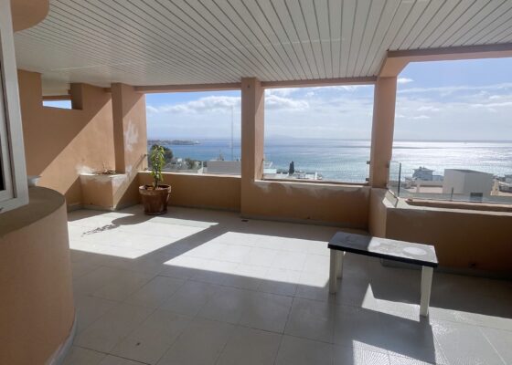 Apartamento de dos dormitorios con vistas al mar en Illetas