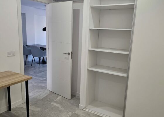 Moderne Wohnung in El Toro zu verkaufen