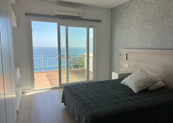 Renovated seaview apartment in Illetas