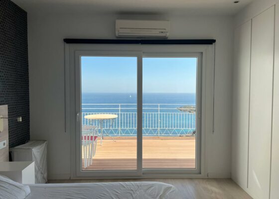 Renovated seaview apartment in Illetas