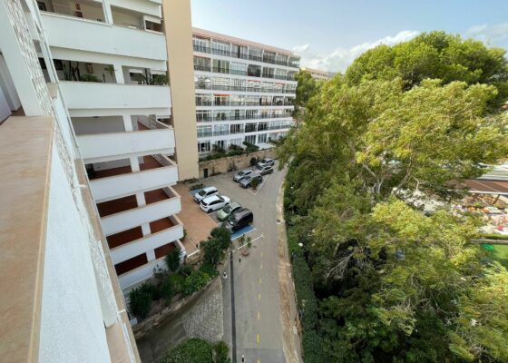 Renovierte Wohnung in Palmanova mit Meerblick zu vermieten