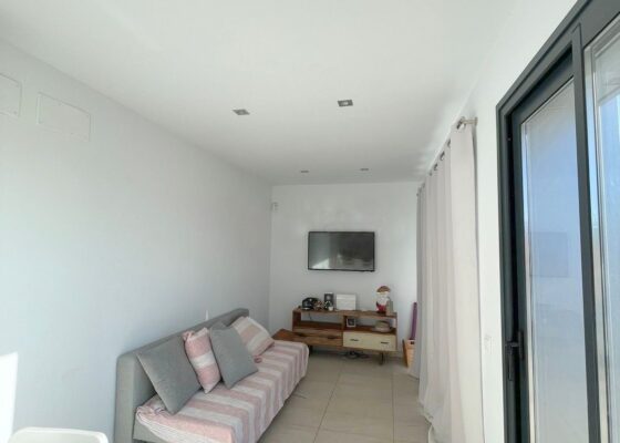 * AVAILABLE MARCH 2025 * Penthouse in Palma to rent