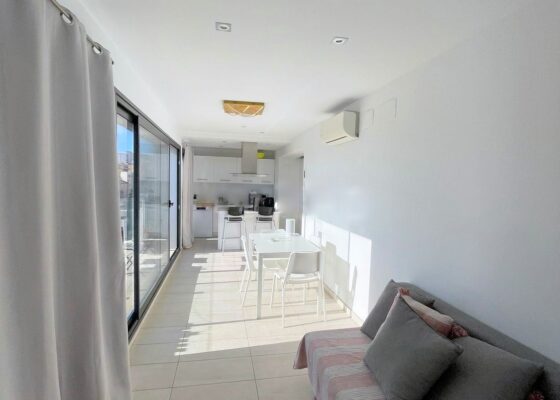 * AVAILABLE MARCH 2025 * Penthouse in Palma to rent