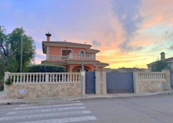 Independent house in Son ferrer for sale