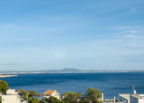 Seaview apartment in Illetas for sale