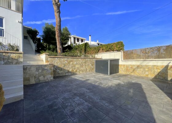 Luxury Villa in Palmanova with guest apartment for sale
