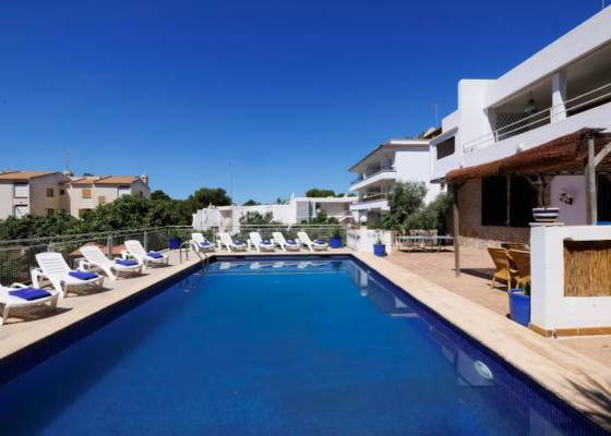 Villa mit Ferien Vermietung Lizenz zu verkaufen in Santa Ponsa