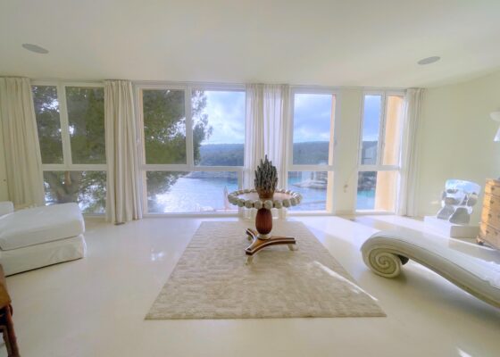 Luxurious Frontline Villa with sea access in Sol de mallorca – Rental