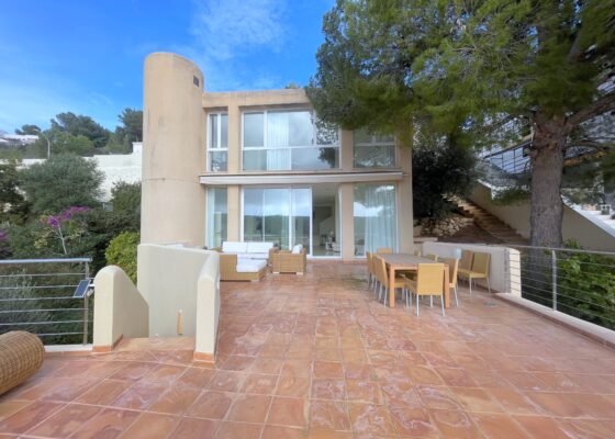 Luxurious Frontline Villa with sea access in Sol de mallorca – Rental