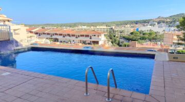 Apartment in Santa Ponsa by the beach for sale